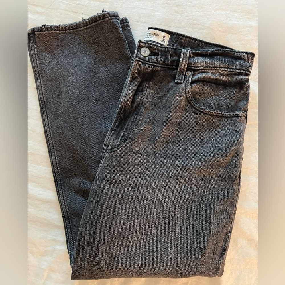 Abercrombie & Fitch The Ankle Straight Ultra High Rise Jean